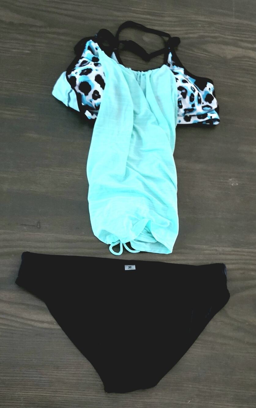 NWoT. Women's Rekita Tankini Bathing Suit. Turquois/Black/White. XL